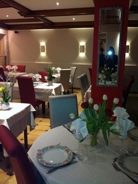 Hotel-Restaurant "Les Rochers" La Balme-de-Sillingy Εξωτερικό φωτογραφία