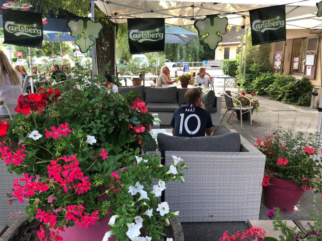 Hotel-Restaurant "Les Rochers" La Balme-de-Sillingy Εξωτερικό φωτογραφία